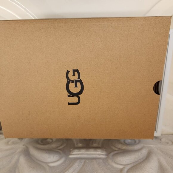 UGG Aubrey Ankle Strap Platform Sandal, Size 9. NIB. - Picture 10 of 10